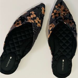 Birdies flats size 8. Worn 2x. So comfortable!